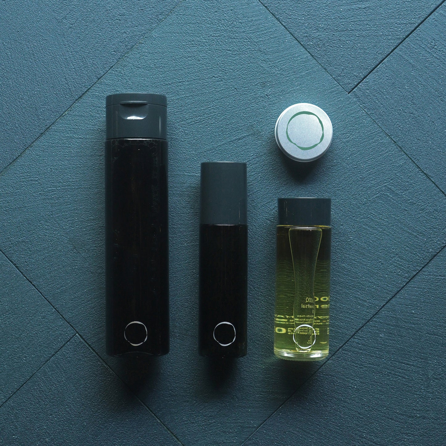 LHOOQ Minimalist Care Full Set | Hair and skin, with one aesthetic sense